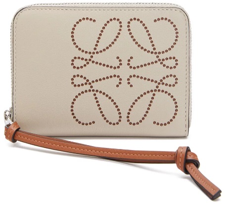 4位　LOEWE(ロエベ)