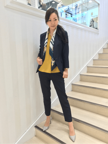 おしゃれ度がアップするスカーフを投入