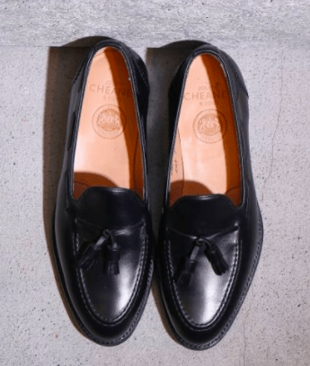 タッセルローファー