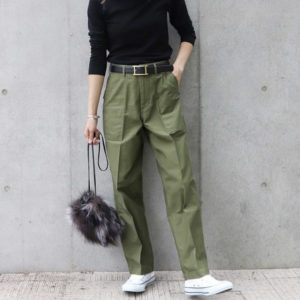 シンプルカーキワイドパンツ