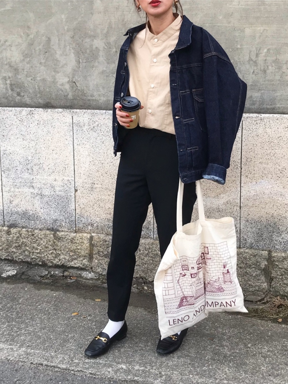 ・ブラウス×デニムジャケット×靴下合わせ