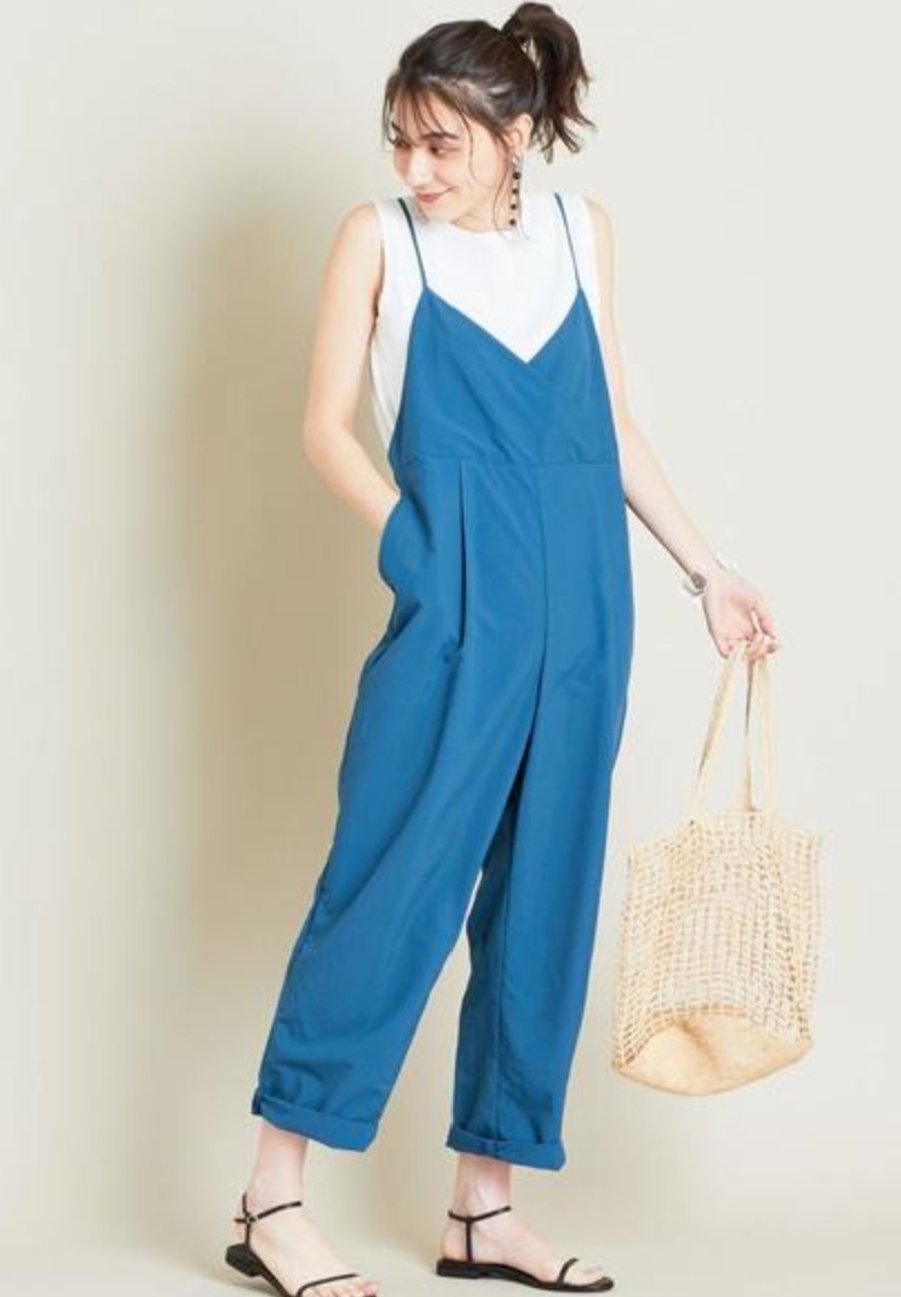 ・上品オールインワンを30代らしい着こなしで