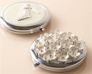 30代女性におすすめの手鏡15選！プレゼントでも喜ばれるアイテムって？
