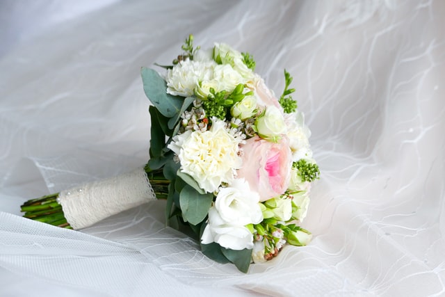 結婚式のブーケの意味