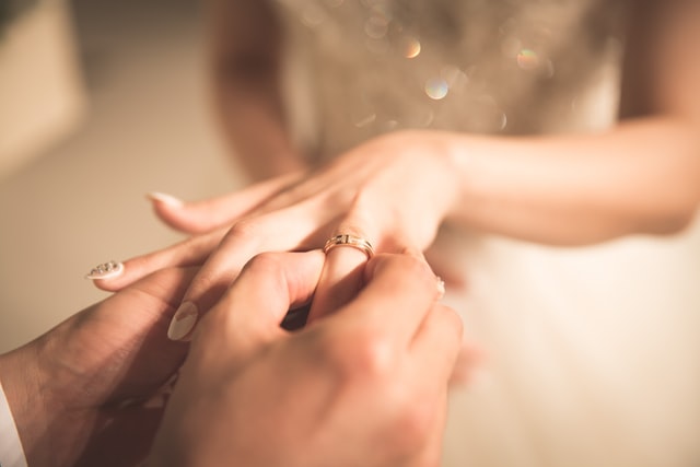 婚約指輪の由来