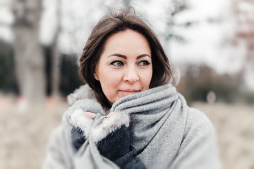 30代女性におすすめのマフラーの巻き方