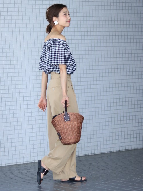 チノパンで大人可愛いカジュアルスタイル