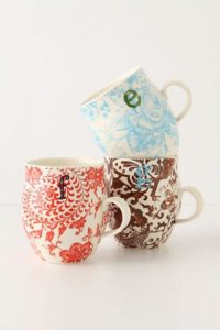 Anthropologie(アンソロポロジー)/フローラル イニシャル マグカップ