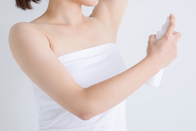 制汗スプレーの使い方