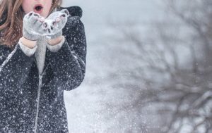 30代女性におすすめのダウンパンツ15選！軽くて暖かいレディース向けアイテムまとめ