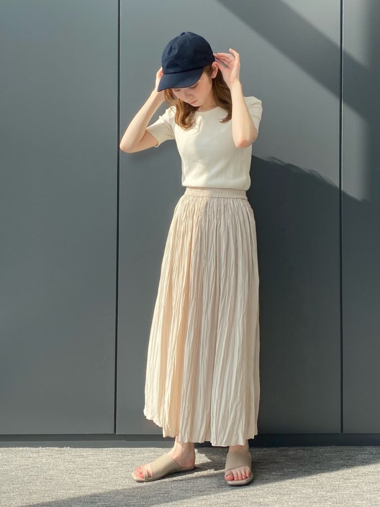 シフォンプリーツ×ワントーンコーデ