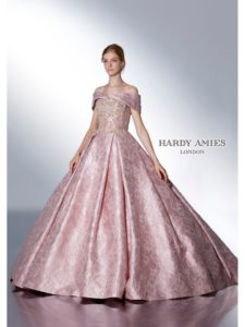 ・ピンクベージュカラーのビックプリンセスライン