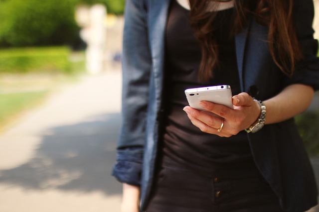 30代女性におすすめのスマホリング20選！自分好みのアイテムで携帯を彩ろう！