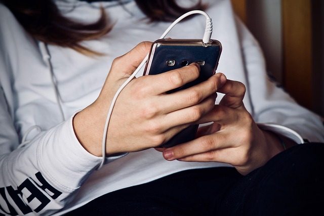 初めてでも大丈夫！スマホリングのつけ方