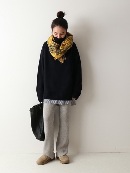 4.ビッグシルエットニット×レギンスフレアパンツ