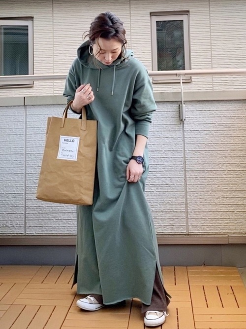 8.スウェットマキシワンピ×レギンス