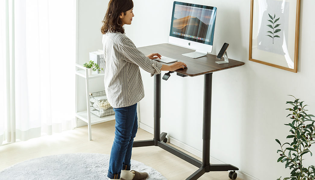 サンワダイレクト スタンディングデスク ガス圧 昇降式 幅88×奥行50cm 高さ70～106.5cm キャスター付き
