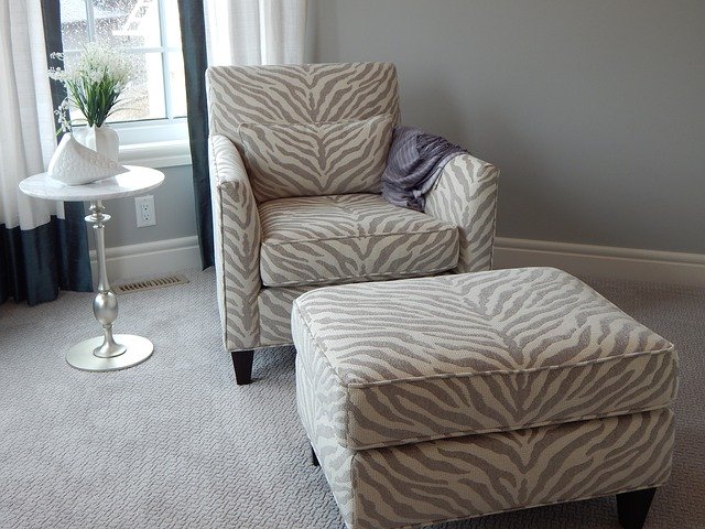 chair-902360_640