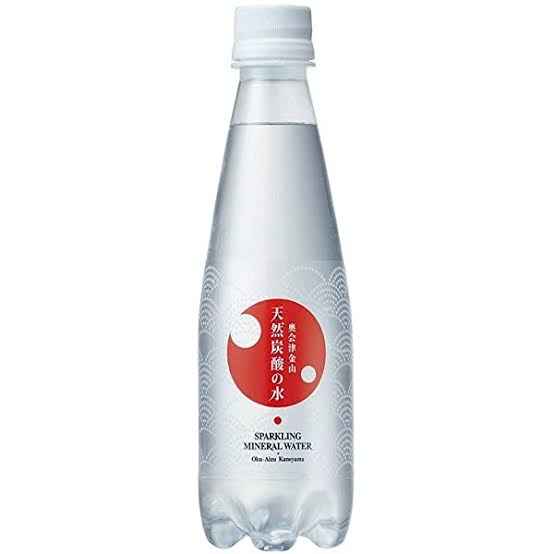 奥会津金山天然炭酸の水