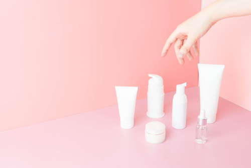Skincare,Routine-,Women,Hand,Choosing,Skin,Care,Products,For,Healthy