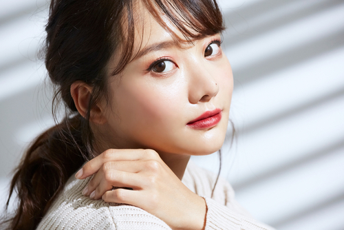 Beauty,Portrait,Of,Young,Asian,Women,On,Light,And,Shadow