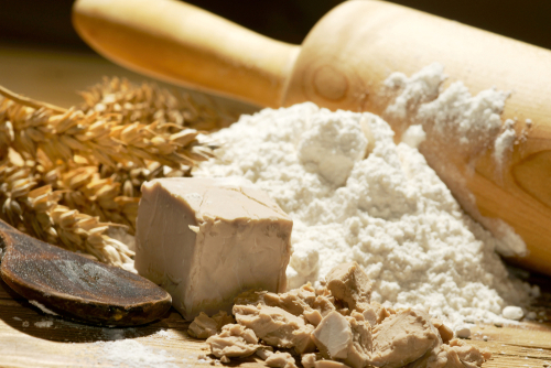 Yeast,With,Wheat,Flour,,Wheat,Ears,And,Rolling,Pin