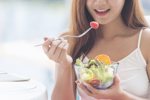 Healthy,Food,Healthy,Lifestyle,With,Young,Happy,Woman,Eating,Green