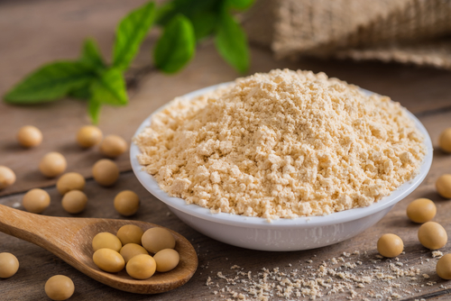 Soy,Flour,In,Bowl,And,Soybean