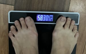 583